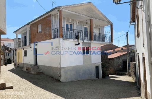 Moradia T3 - Vila Flor  - Centro Historico