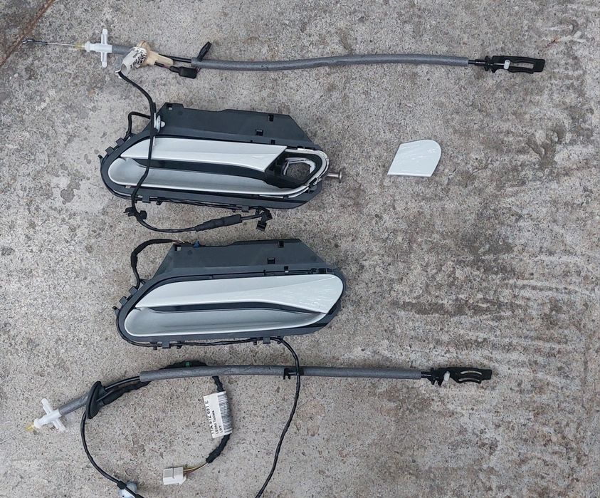 Ручки VW ID4 ліва сторона.