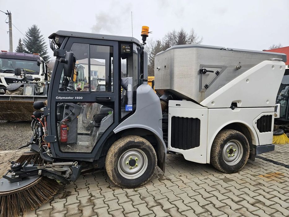 Zamiatarka HAKO CITYMASTER 1600  Zamiatarka uliczna HAKO CITYMASTER 1600 2019