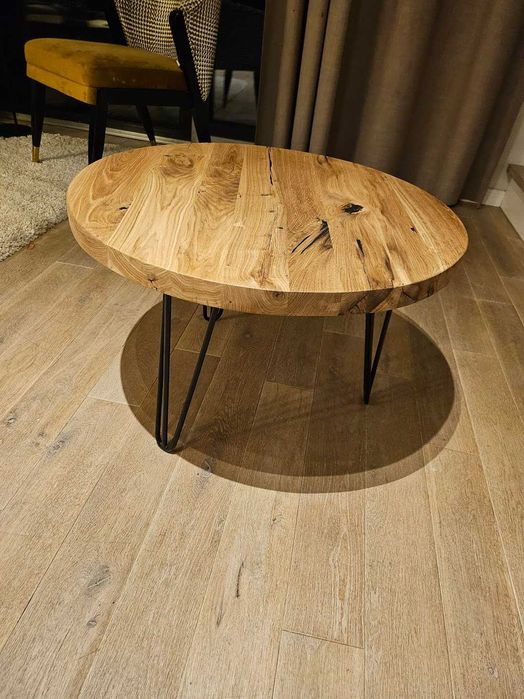 Stół dębowy z litego drewna – elegancja i trwałość na lata