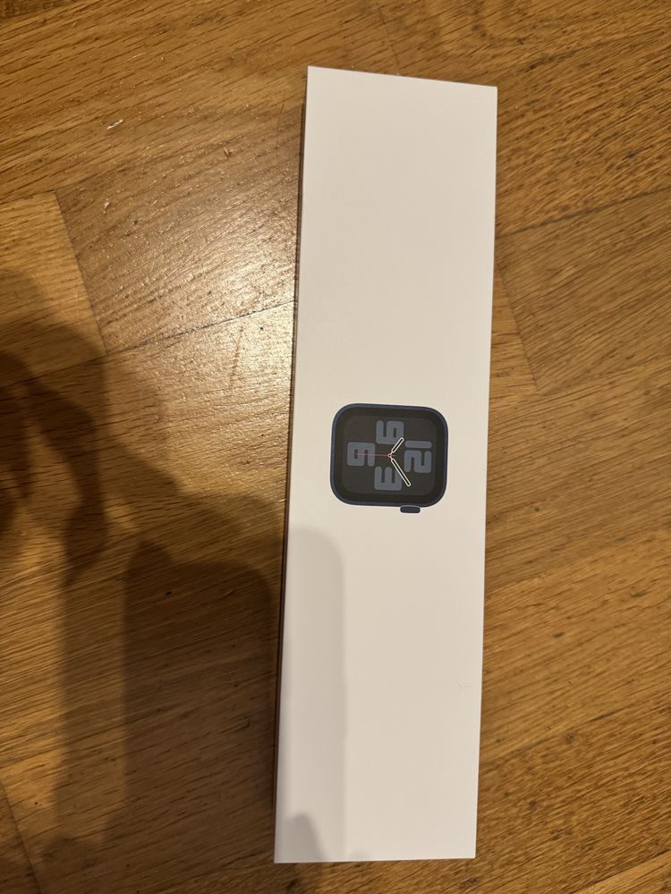 Apple Watch SE Midnight Aluminium 44 MM series 9