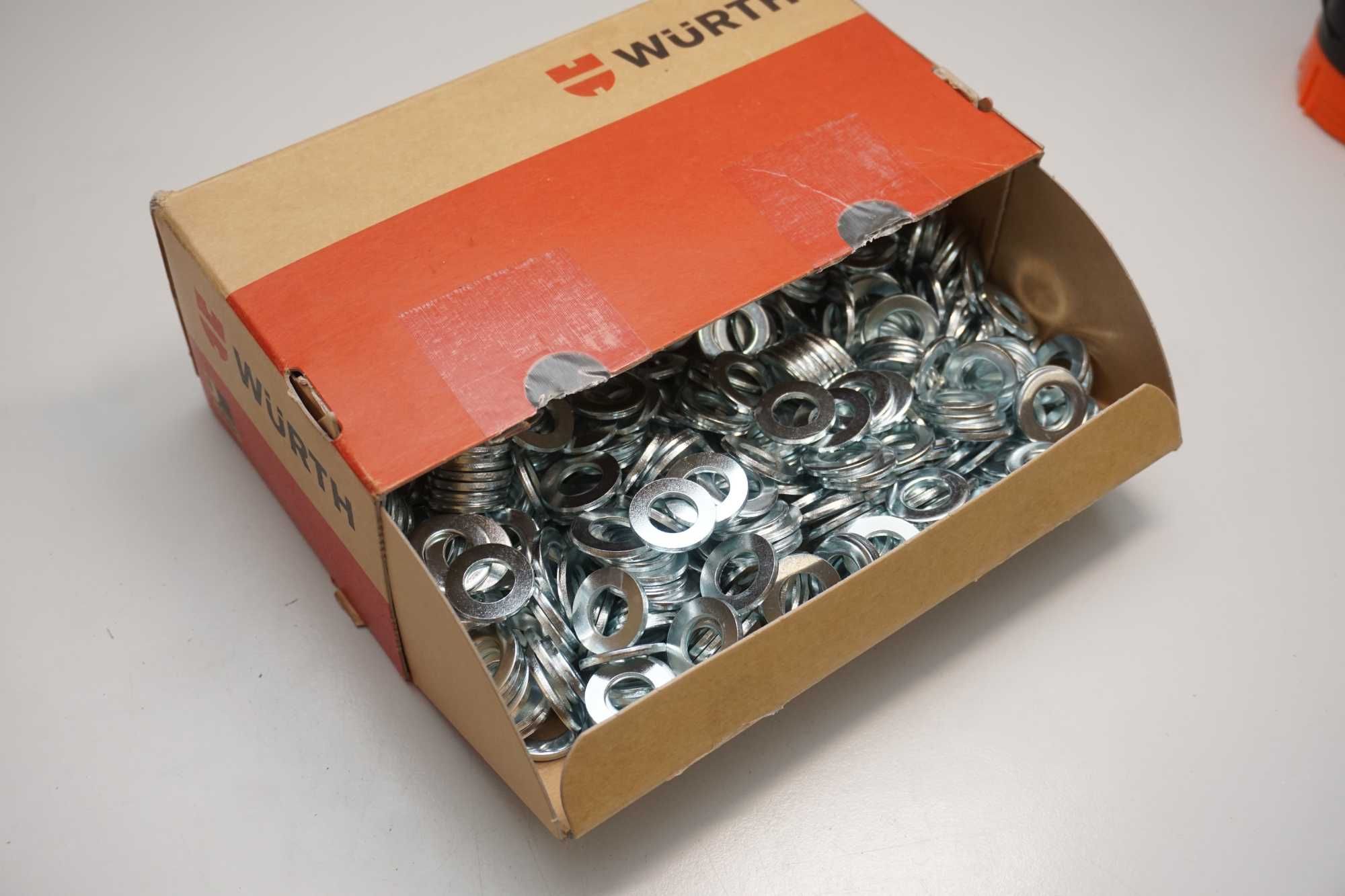 Śruby Nakrętki  Wurth, Rawplug, Keller - od M5 do M12 - 8,8-10.9 na kg