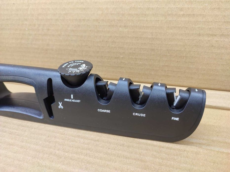 Точилка для ножей и ножниц с регулировкой угла заточки