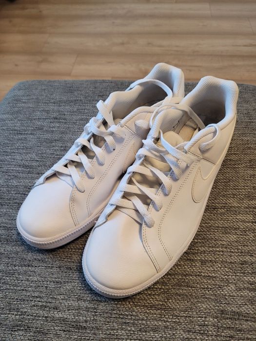 Buty białe nike rozmiar 45 a wkładka 29 cm