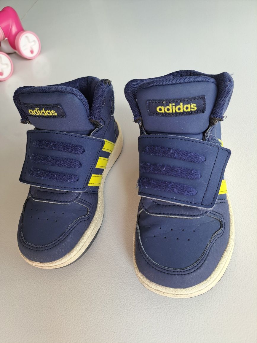 Adidas chłopięce 25