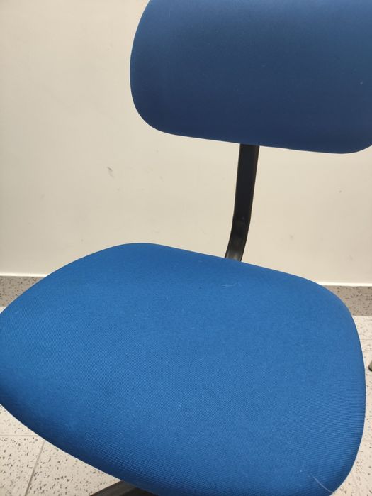 Cadeira para criança com ajuste de altura