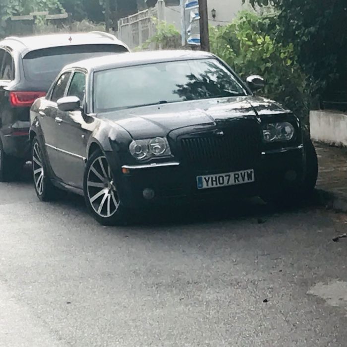 Chrysler C300 с правым рулём