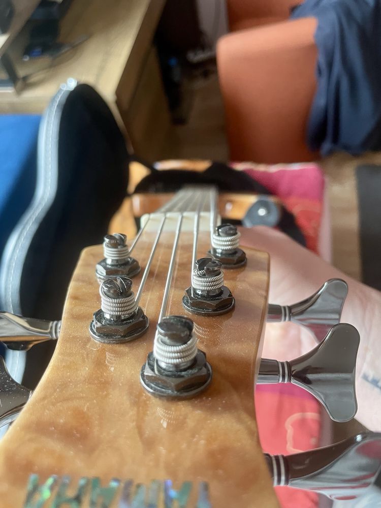 Gitara basowa 5 strunowa Yamaha trb 1005