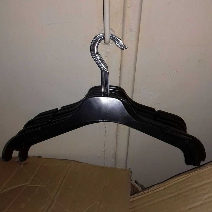 Пластикова Вішалка для Одягу