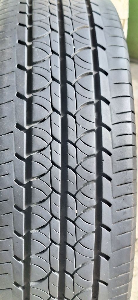 215/75R16C BARUM 4шт цешка Бус шини  літні