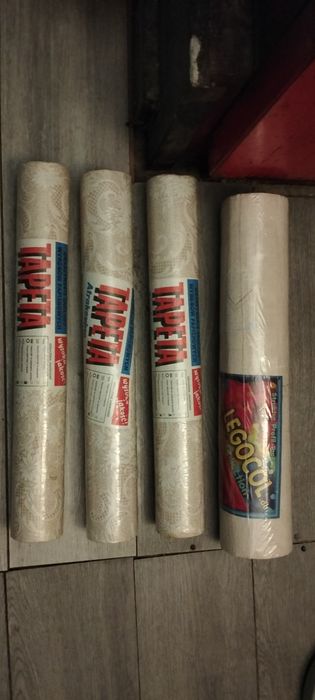 4 tapety po 20 zł za sztukę