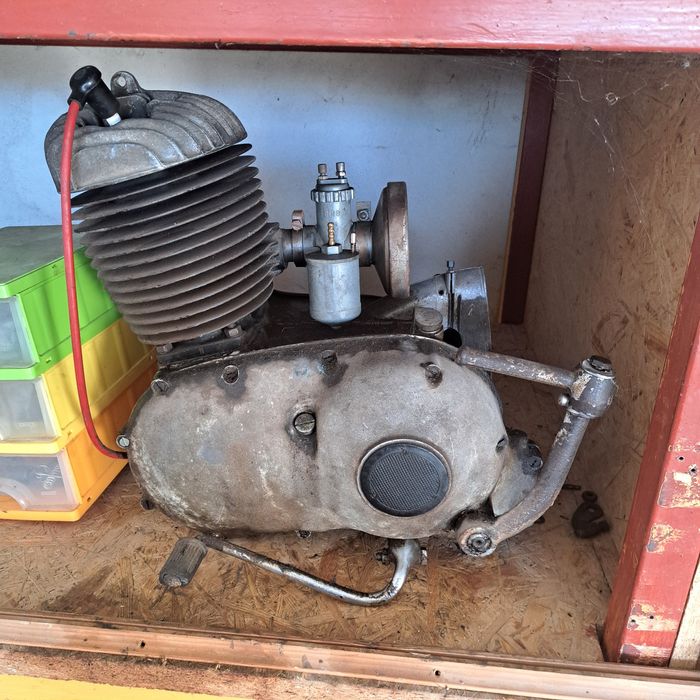 Triumph BDG 250 H silnik