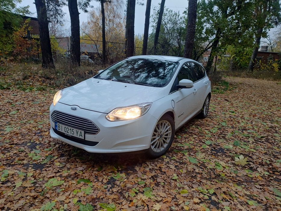 Продам своє авто Ford focus electric