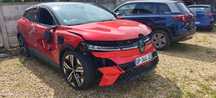 Renault Megane Samochód uszkodzony z baterią na własność .