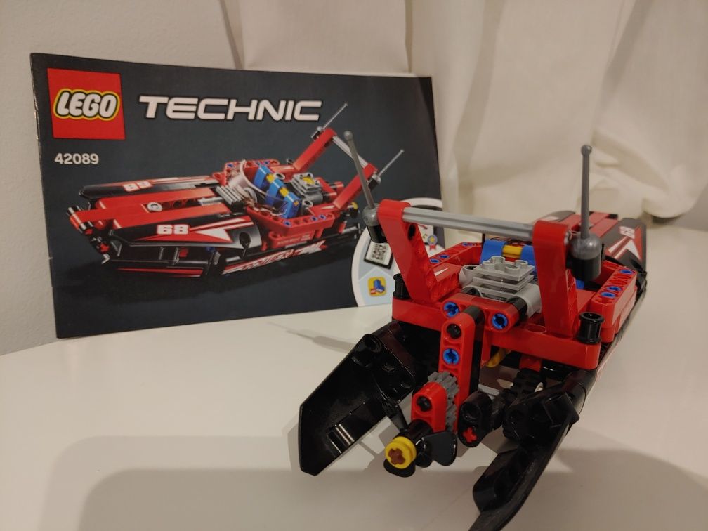 Lego Technic 42089 Motorówka