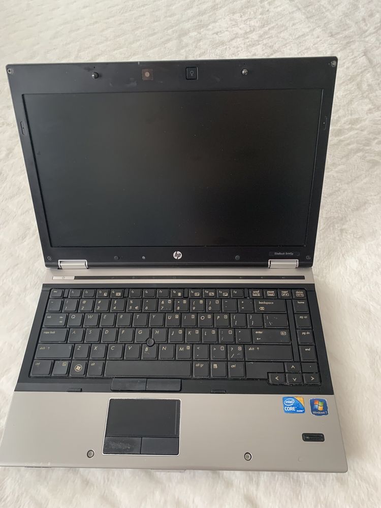 Laptop EliteBook 8440p i MonitorEliteDisplay E231