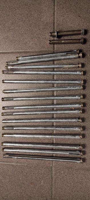 Kołki metalowe dybel do ościeżnicy