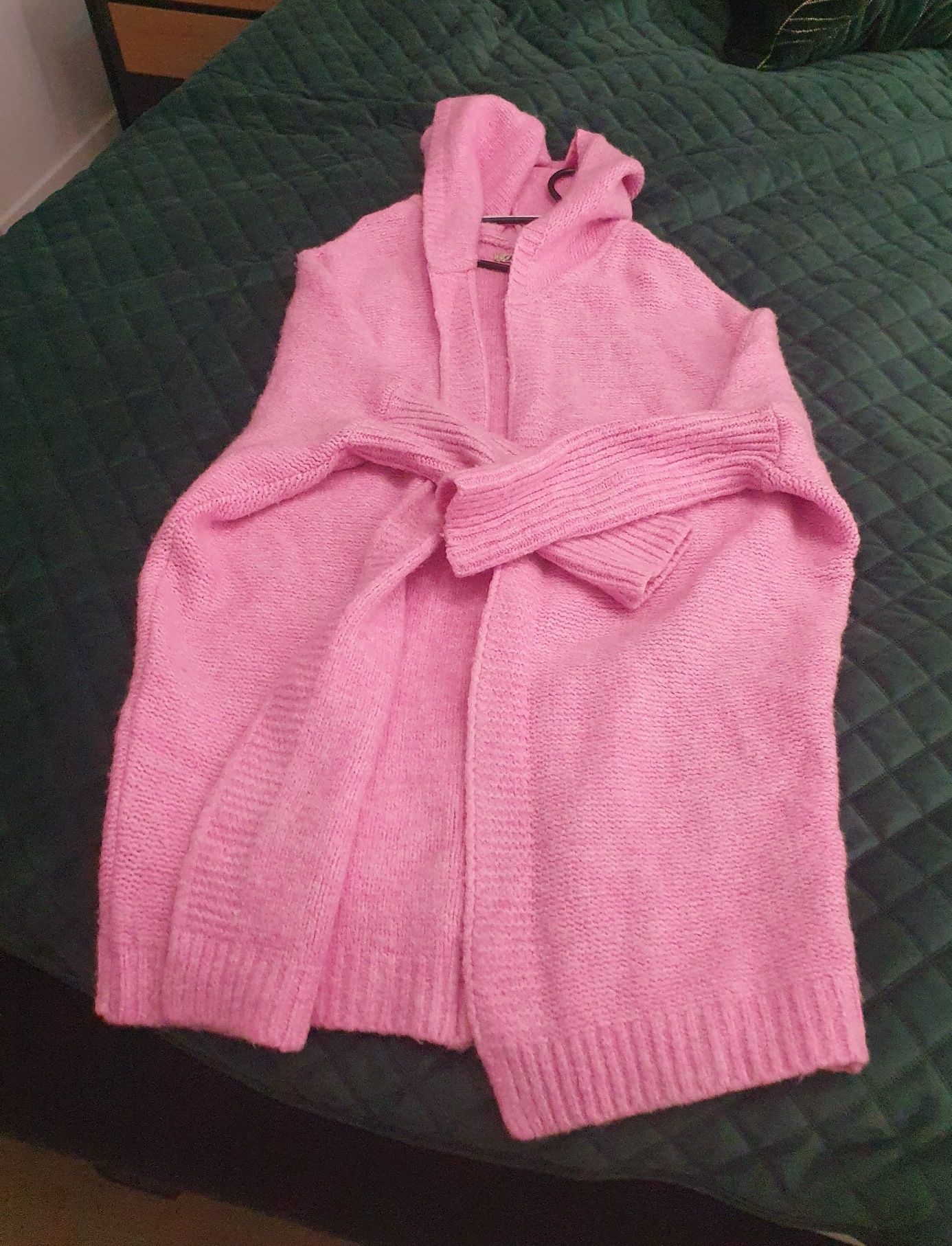 Różowy swetr, ciepły