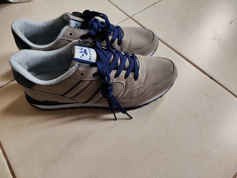 Tênis casuais novos