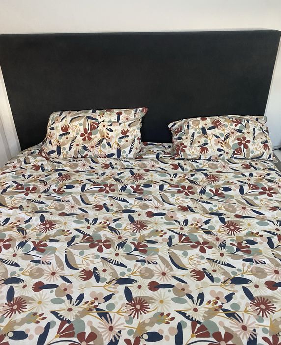 Cama estofada 160*200 com estrado