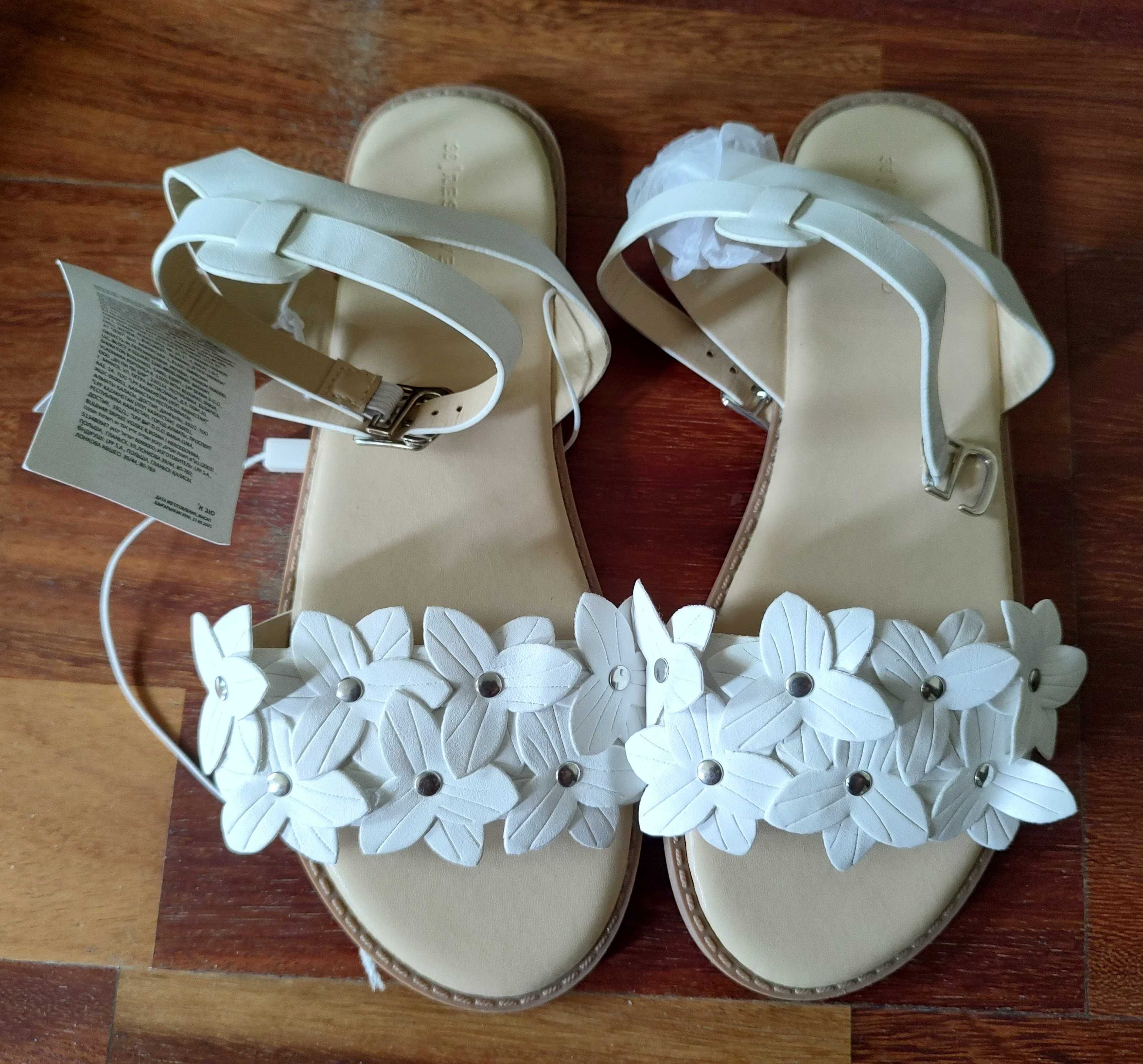 Sandałki z kwiatkami dziecięce białe - RESERVED roz. 36 NOWE