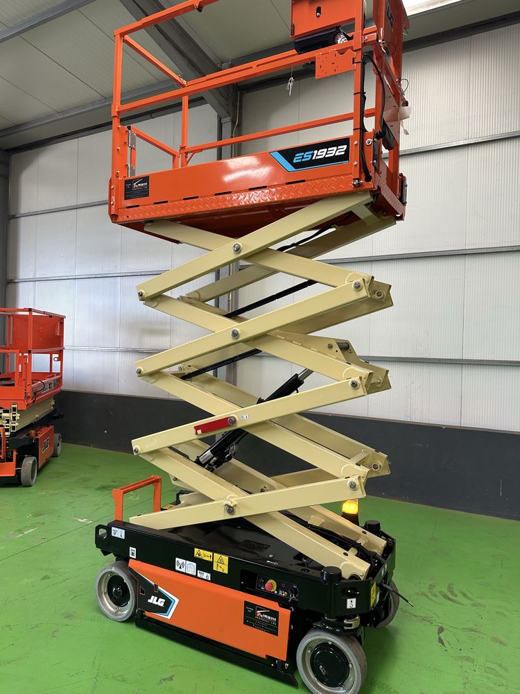 Plataforma Elevatoria Tesoura eletrica JLG 8 metros Nova