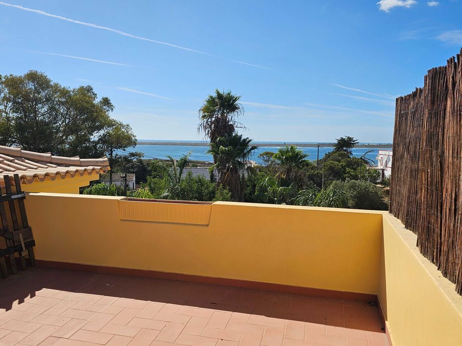 Moradia acolhedora com vistas maravilhosas sobre a Ria Formosa