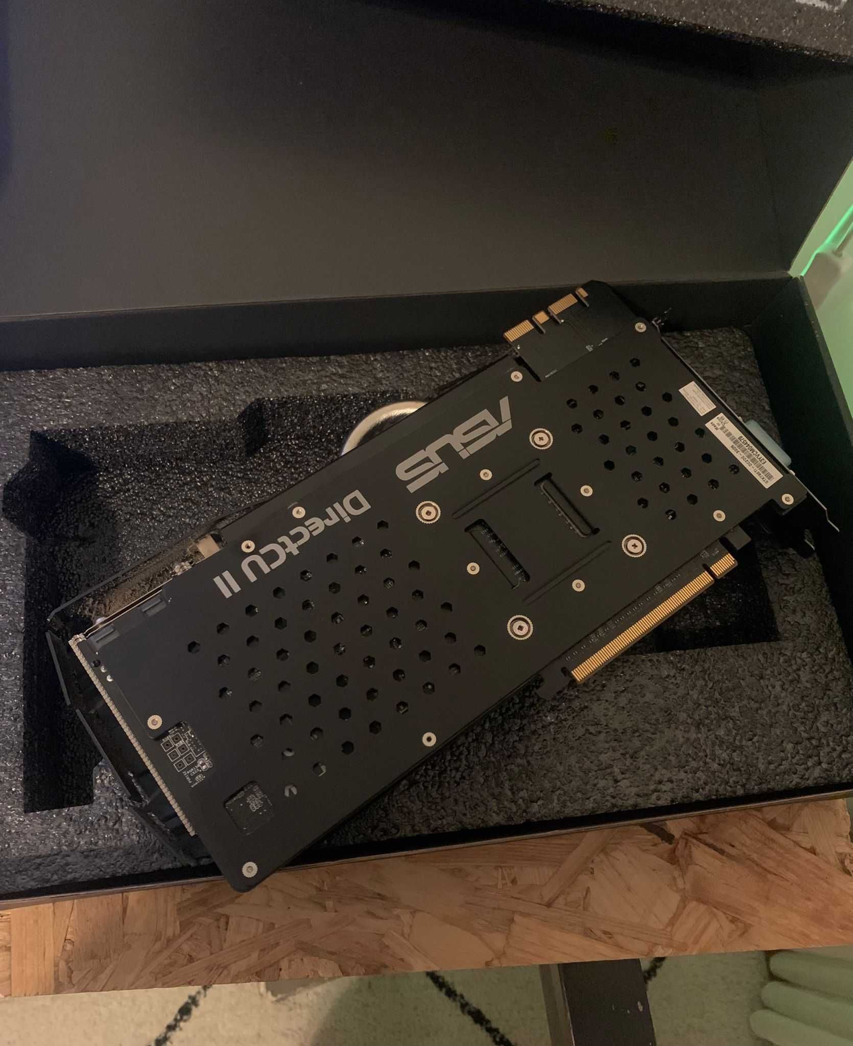 Placa Gráfica GTX 780 Ti ASUS DirectCU II OC 3GB GDDR5