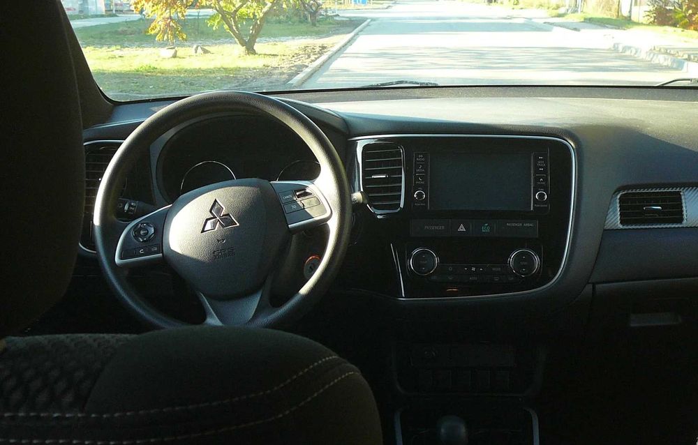 Mitsubishi Outlander 2.4 4WD CVT Instyle 2018