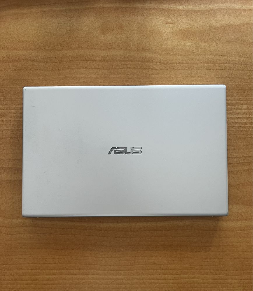 PC Asus Modelo F512D AMD Ryzen 7