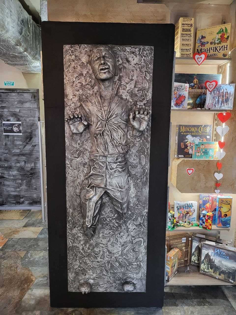 Хан Соло Статуя Карбонит Han Solo In Carbonite 1/1 Scale Star Wars