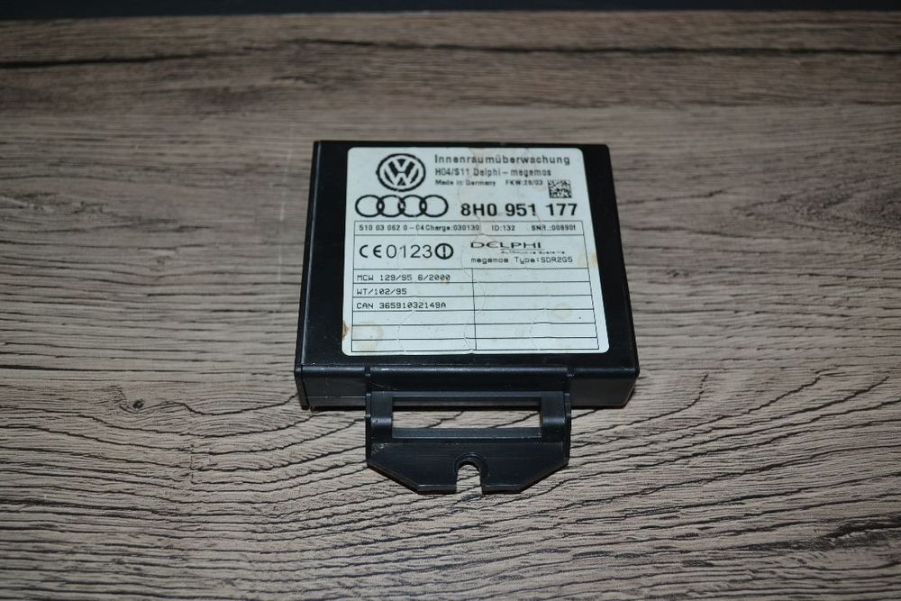 AUDI A4 B6 CABRIO MODUŁ CZUJNIK RUCHU 8H0951177