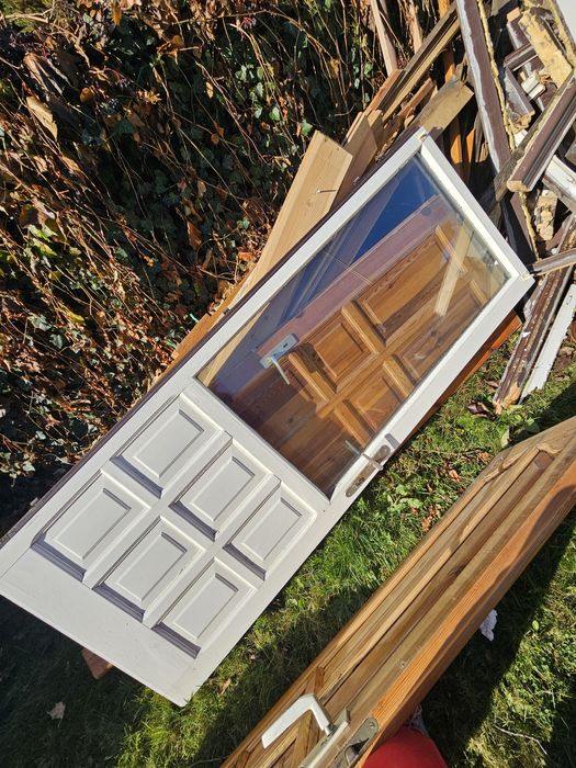 Okna drewniane rama oddam za darmo