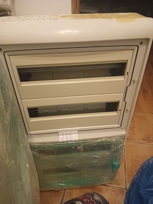 Bezpieczniki Wyłączniki nadpradowe itp automaty trójfazowe