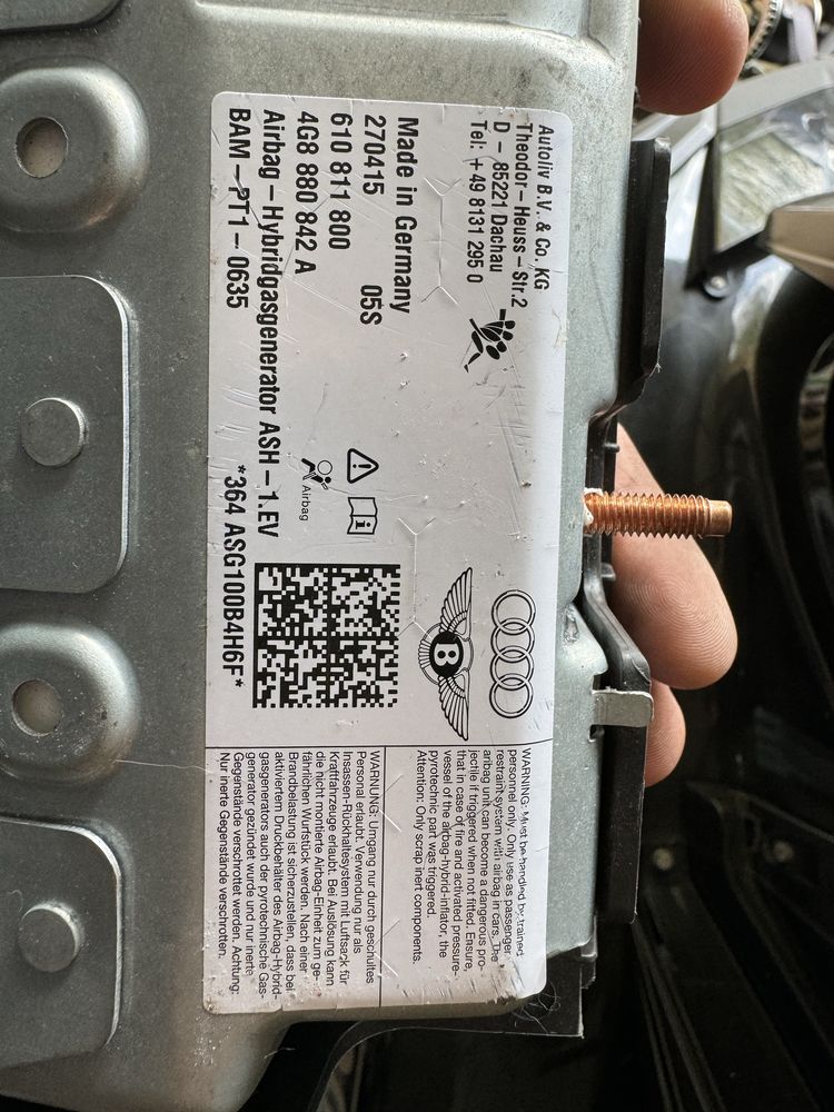 Poduszka kolanowa prawa pasazera Audi A6 S6 C7 A7 4G8