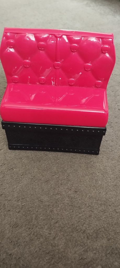 Zestaw mebelków Monster High