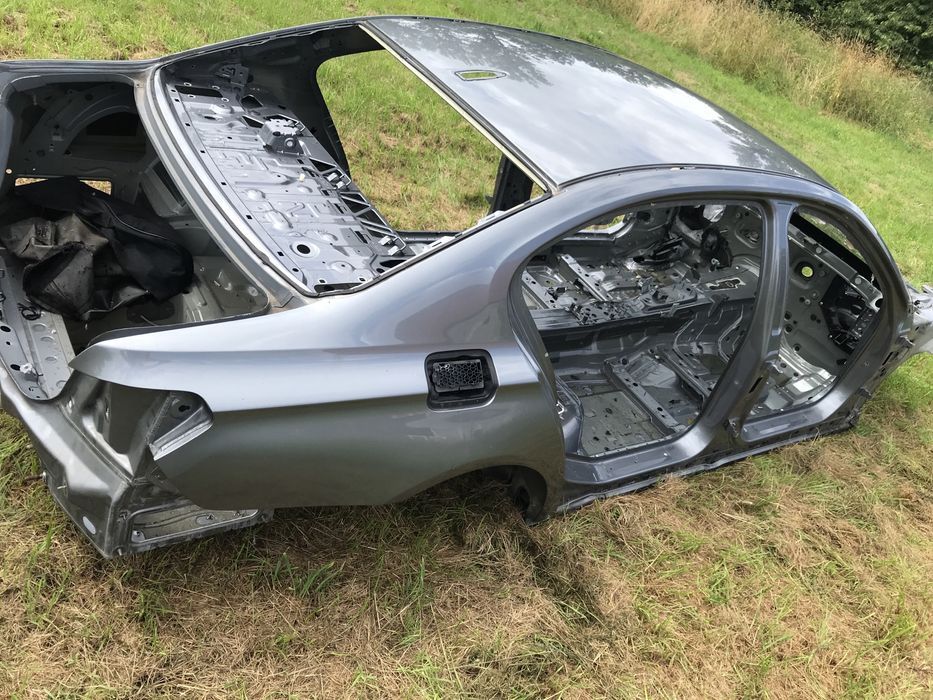 BMW 7 F01 F02 A52 Ćwiartka podłużnica próg słupek dach wanna karoseria