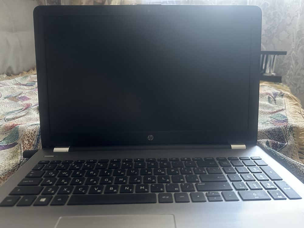 Ноутбук HP 250 g6 15.6 i5-7200U 8gb 250gb intel HD Graphics 620