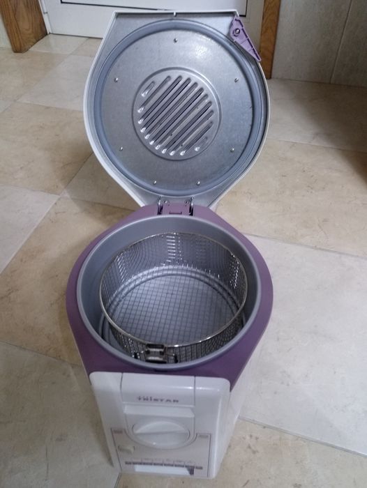 Fritadeira marca tristar 2000w potencia