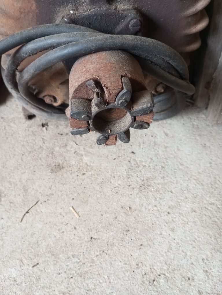 Vendo Motor trifásico 5,5 cavalos