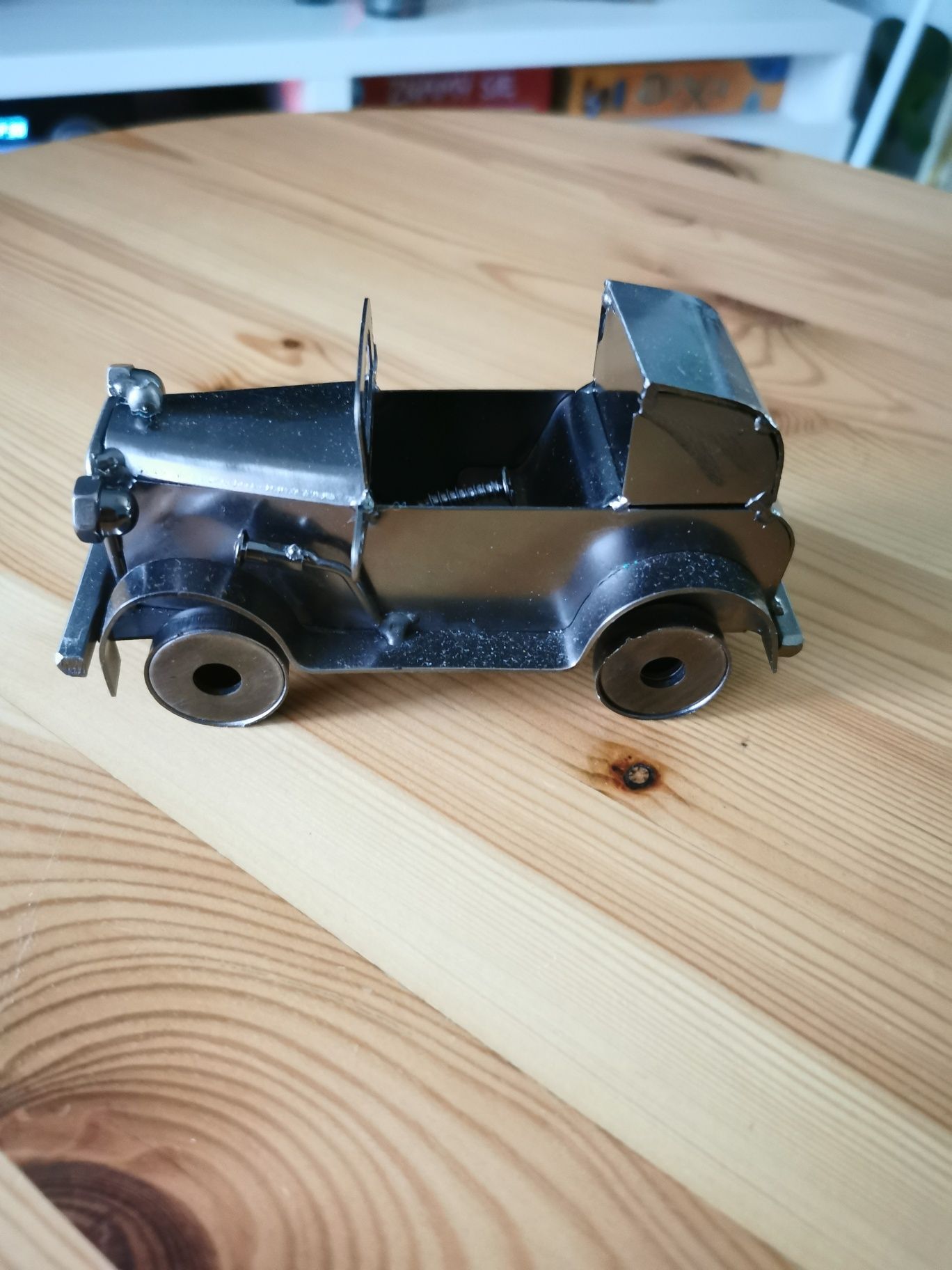 Samochód z metalu, metalowy model  na prezent