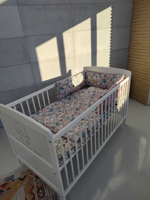 Łóżeczko drewniane