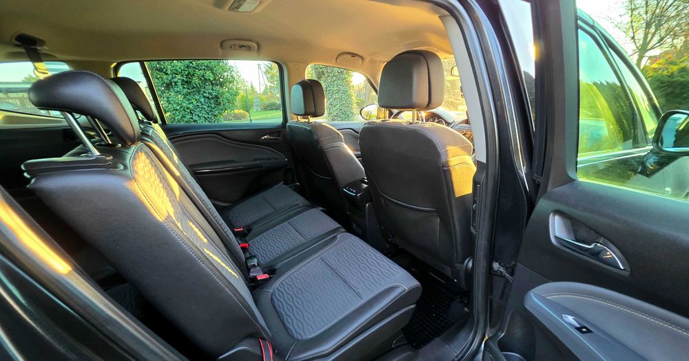 Opel Zafira C  1,4 turbo  LPG  7-osobowy  Cosmo