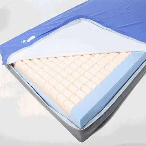 Ортопедичне, медичне ліжко з матрацом Invacare