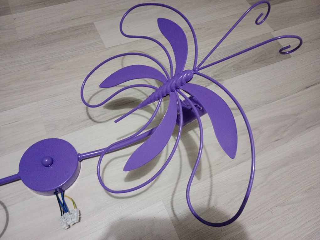 Lampa z motylami