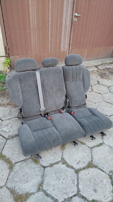 Fotele samochodowe trzeci rząd składane