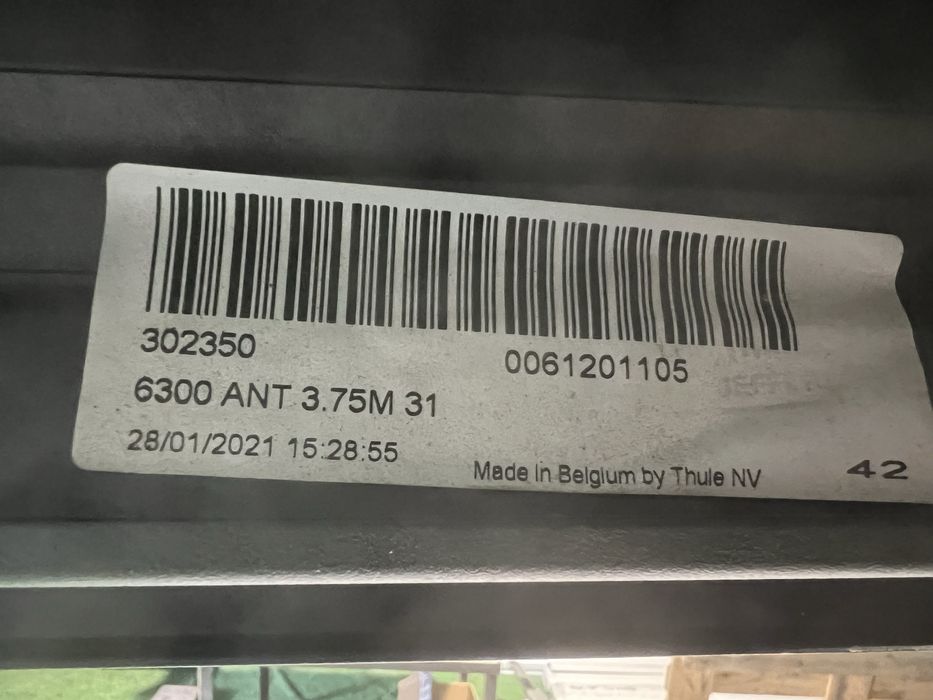 Markiza dachowa Thule, czarna kaseta 3,75m! Piekny stan 2021 rok