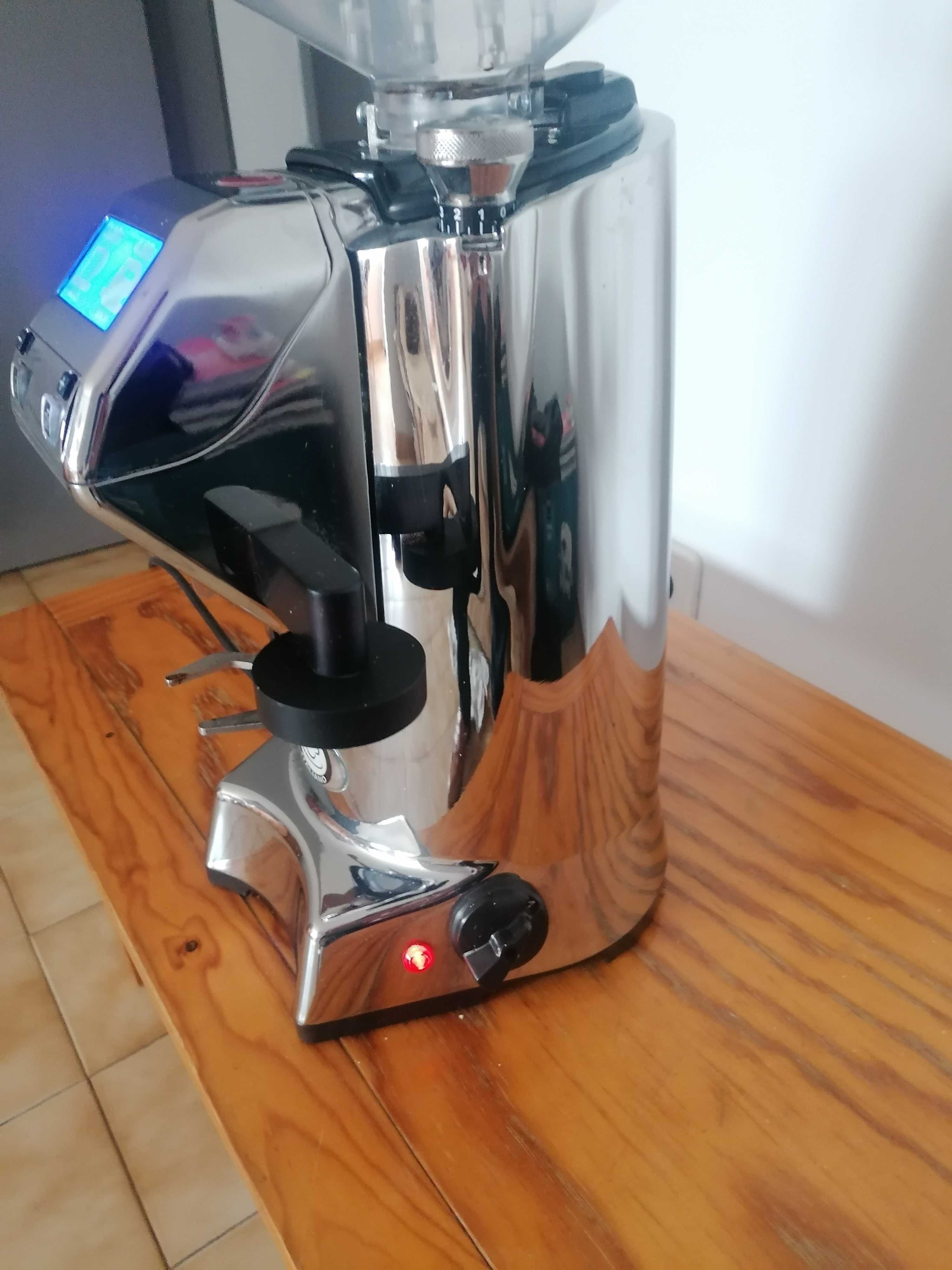 Maquina de Café Profissional + Moedor de Café Profissional