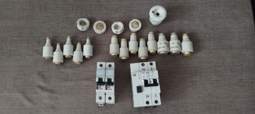 Gniazdo porcelanowe  . Okazja.