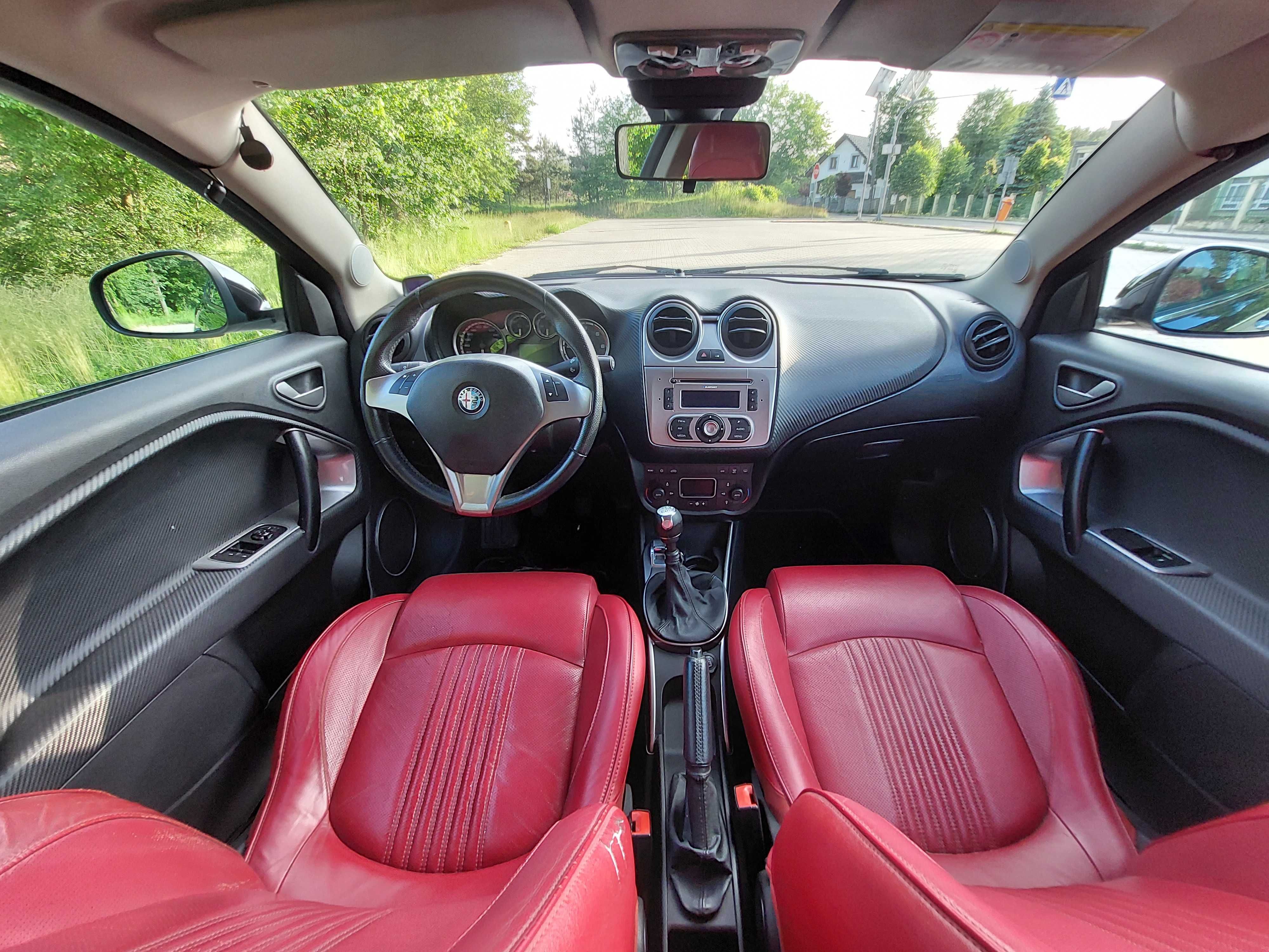 Alfa Romeo Mito 1.6 JTDM Xenon, Czerwone skóry